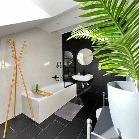 K2-project - Gipfelstuermer - Ueber Den Daechern Von Schlosschemnitz *