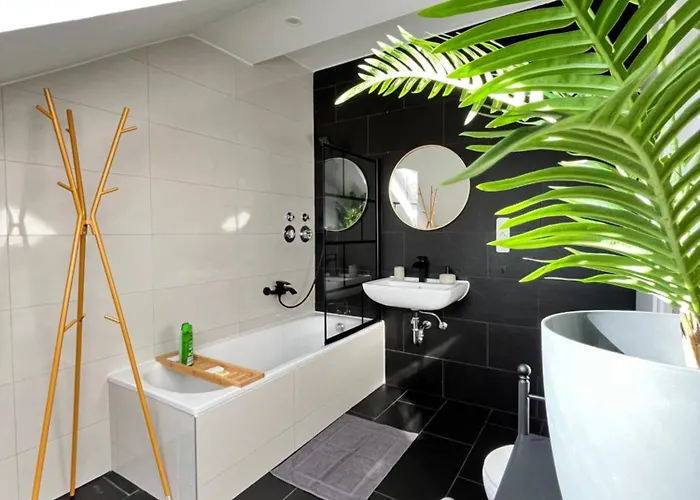 K2-project - Gipfelstuermer - Ueber Den Daechern Von Schlosschemnitz *